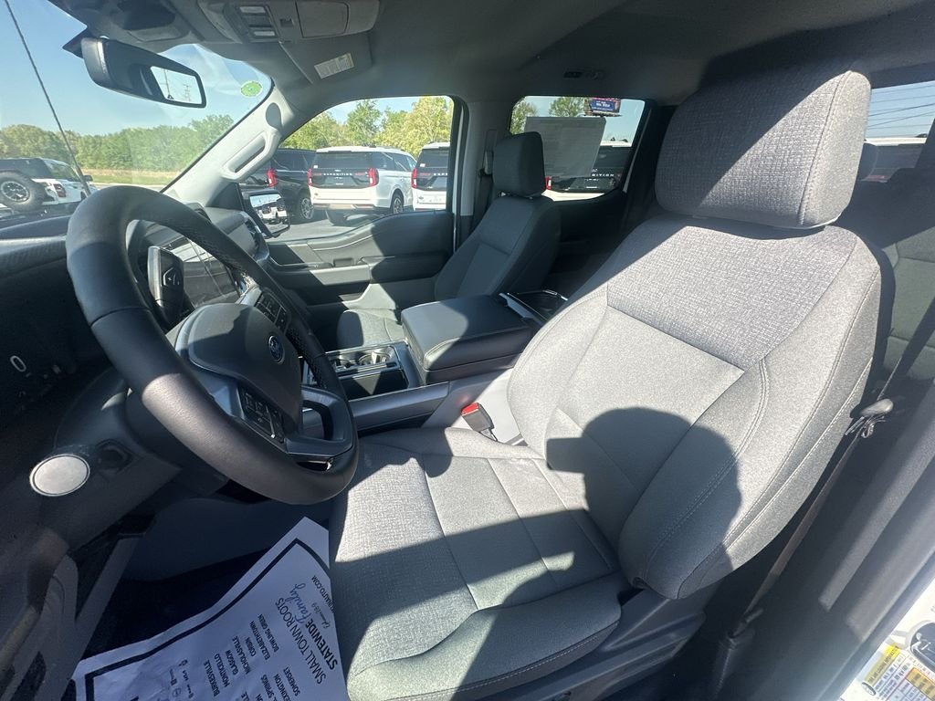 New 2026 Oxford White Ford XLT image 17