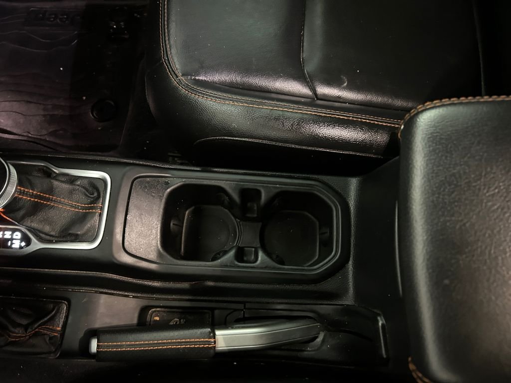 Used 2020 Beige Jeep Mojave image 23