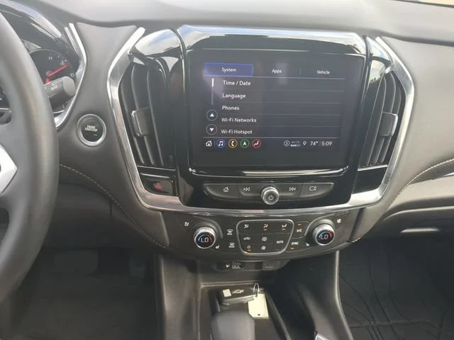 Used 2023 Iridescent Pearl Tricoat Chevrolet Premier image 21