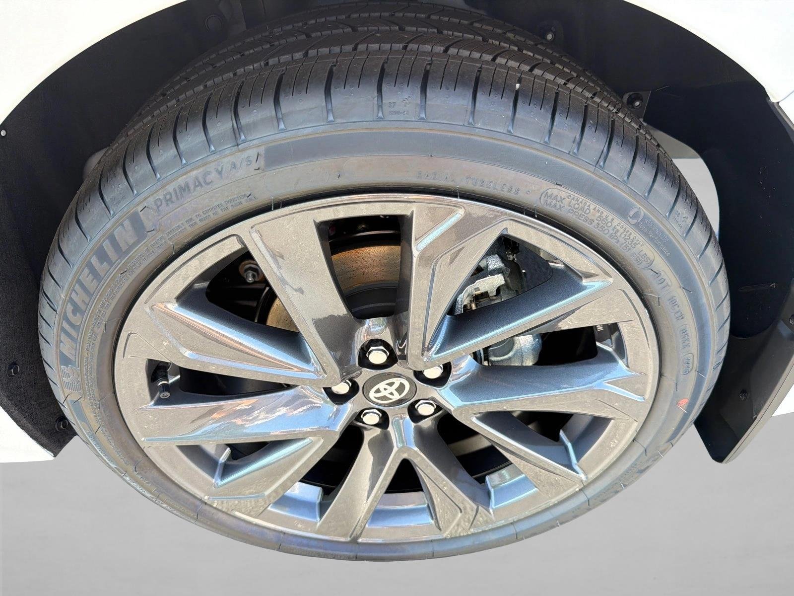New 2027 Wind Chill Pearl Toyota SE image 19