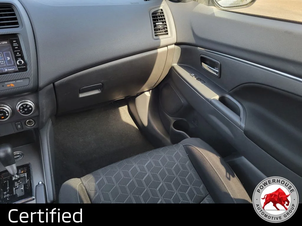 Used 2025 Silver Mitsubishi  image 20