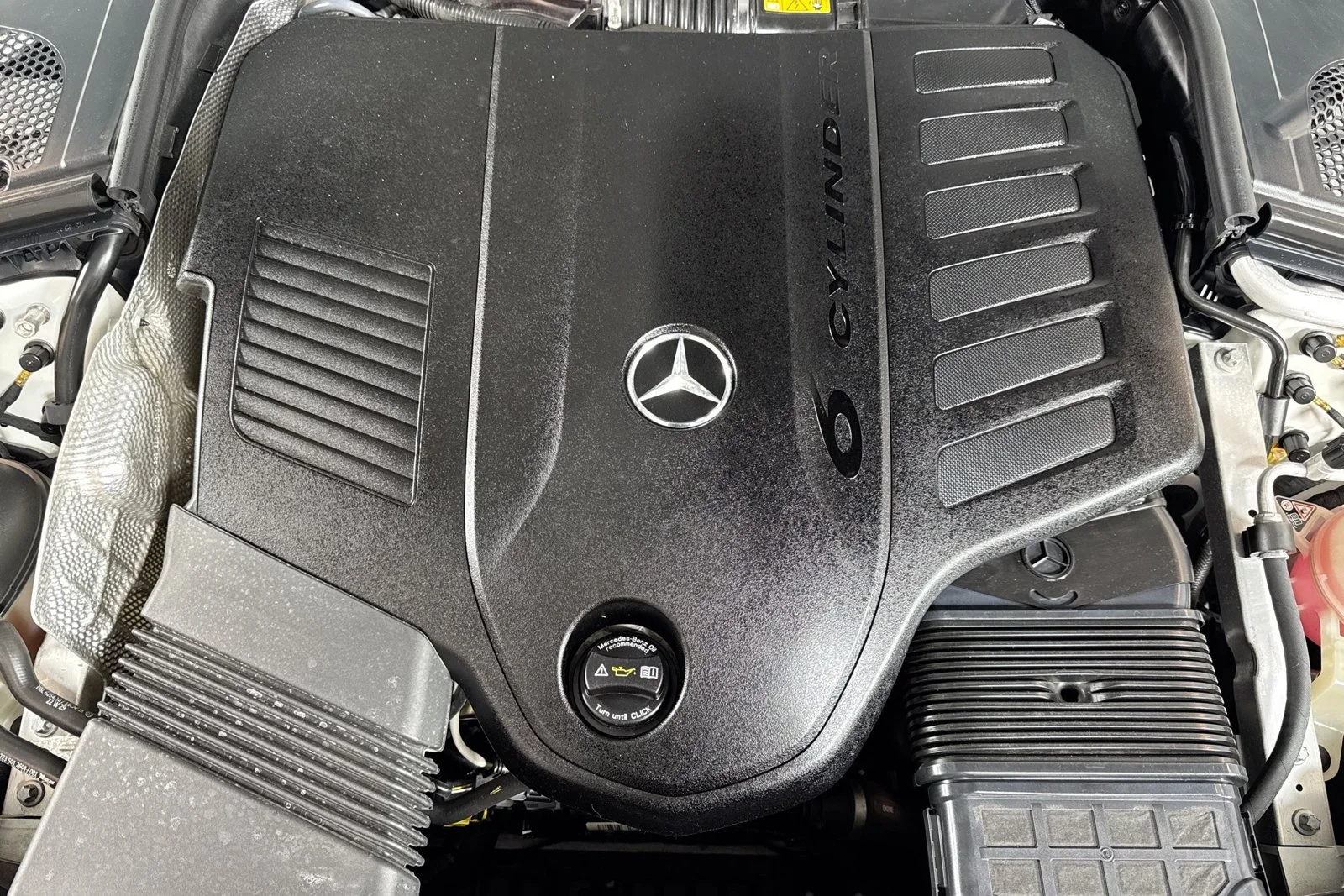 Used 2023 Manufaktur Diamond White Mercedes-Benz S 500 image 28