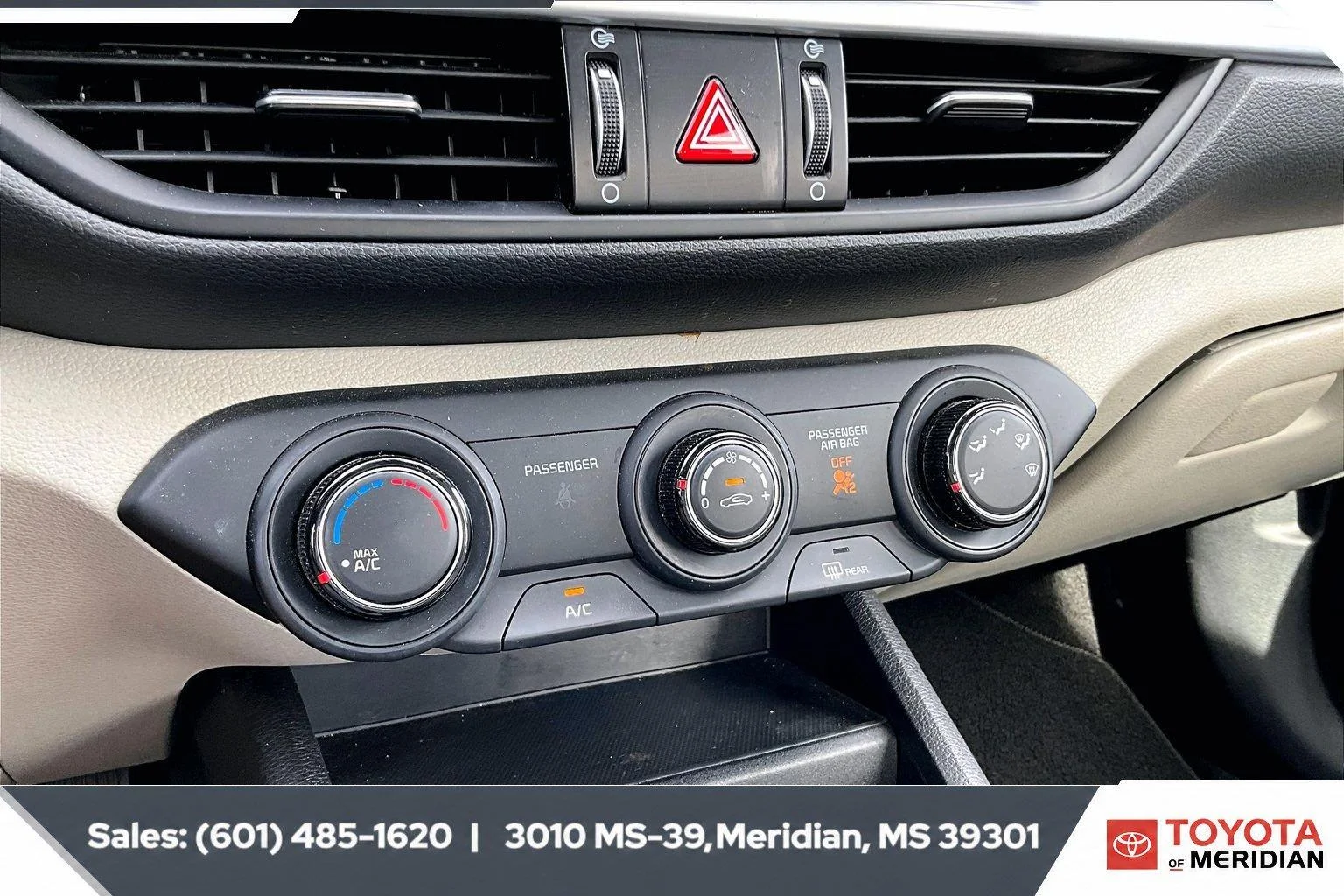 Used 2023 Gravity Gray Kia LXS image 22