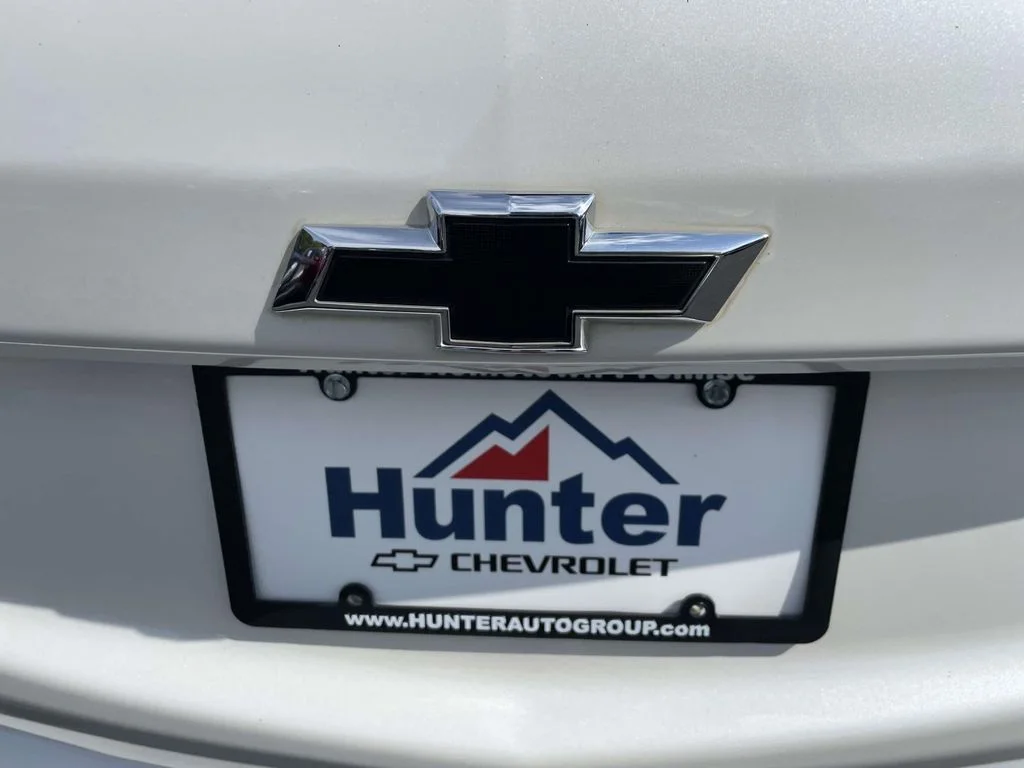 Used 2022 IRIDESCENT PEARL TRICOAT Chevrolet RS image 11
