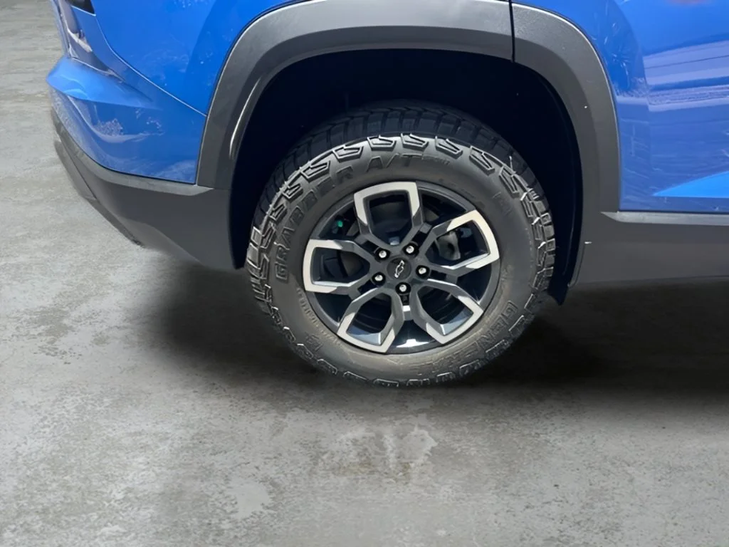 New 2027 Reef Blue Metallic Chevrolet ACTIV image 31