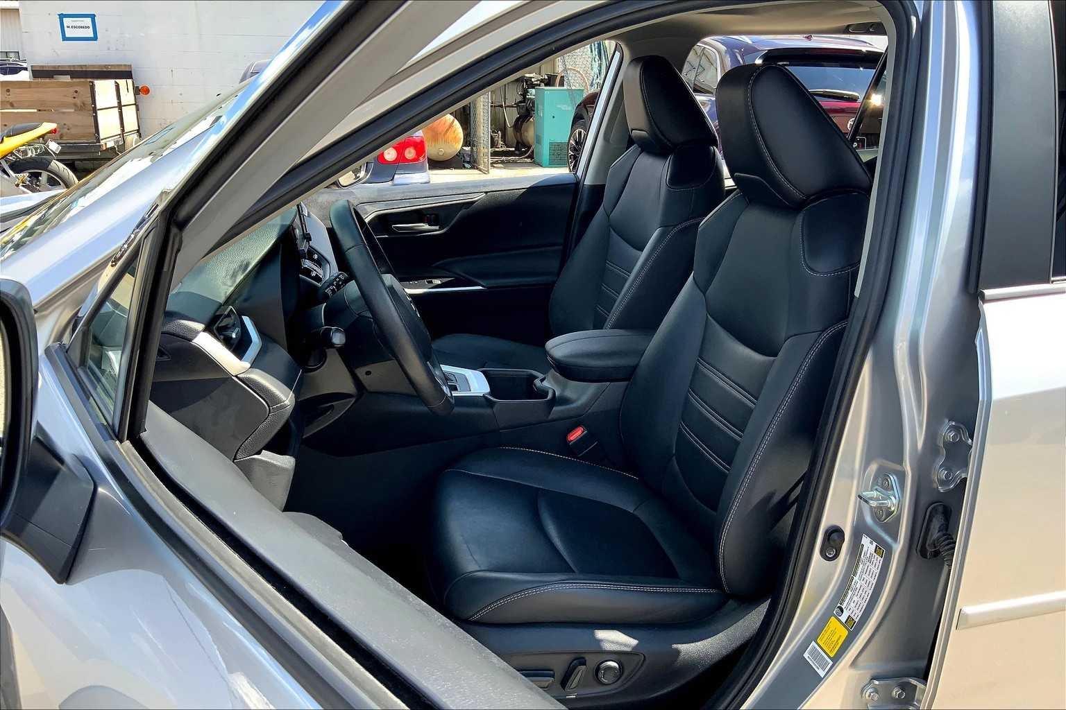 Used 2022 Silver Sky Metallic Toyota XLE Premium image 7