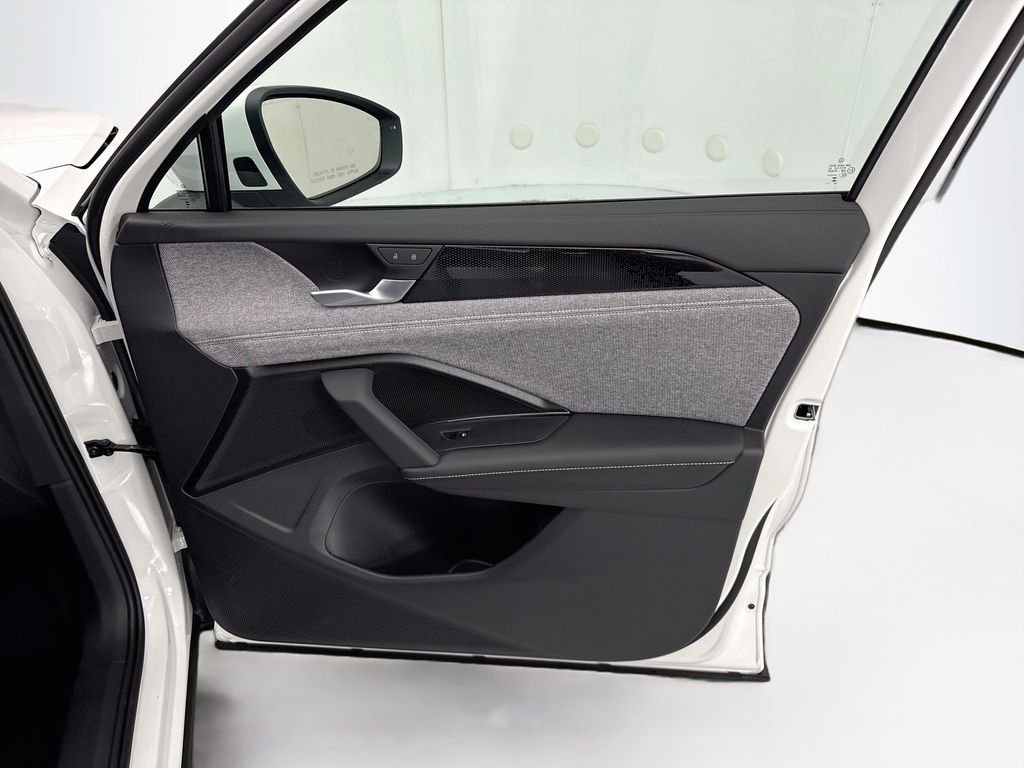 New 2026 Pure White Volkswagen 2.0T S image 23