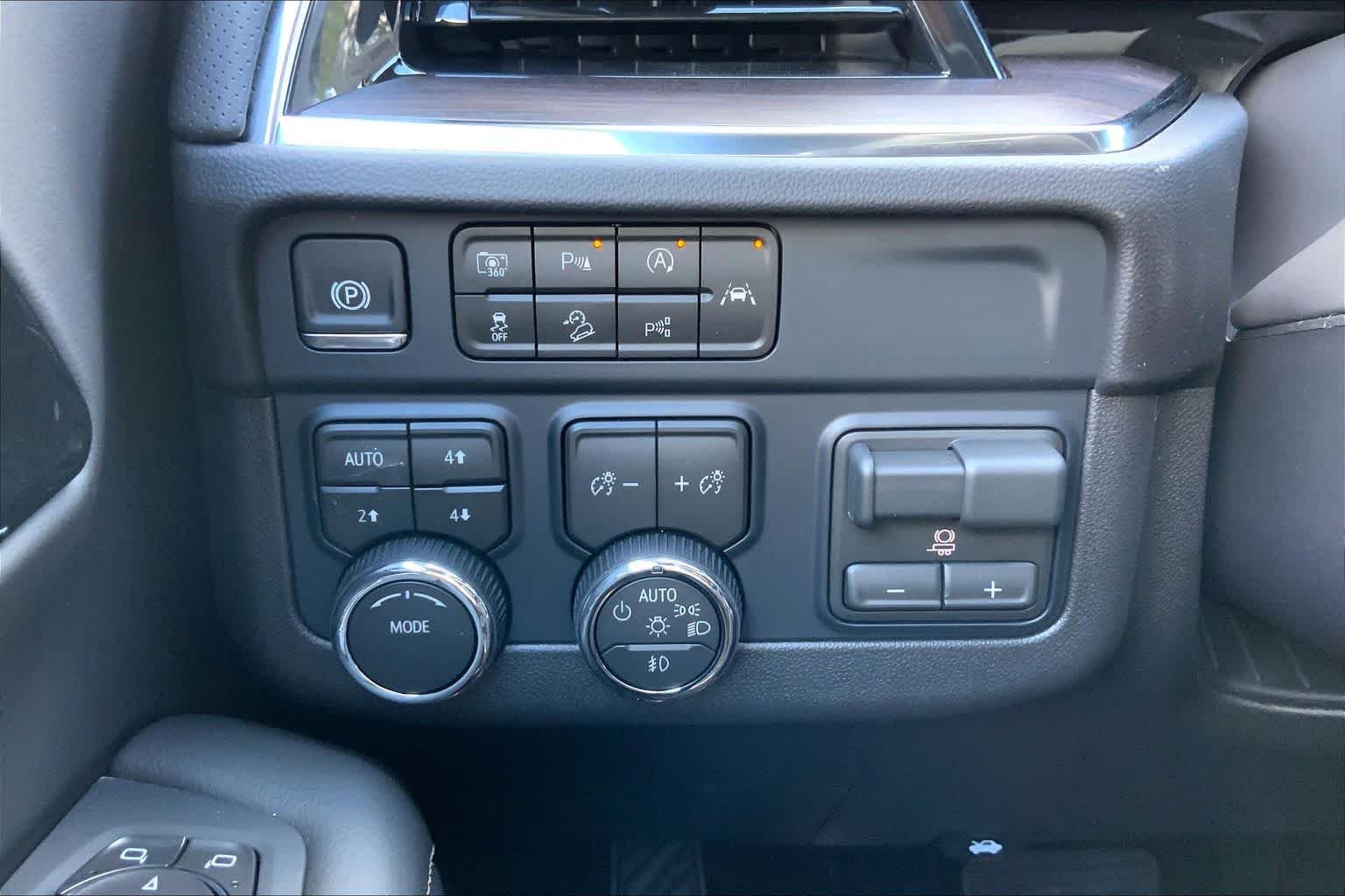 2026 Chevrolet Tahoe Premier - Photo 18