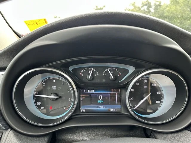 Used 2018 Brown Buick Essence image 12