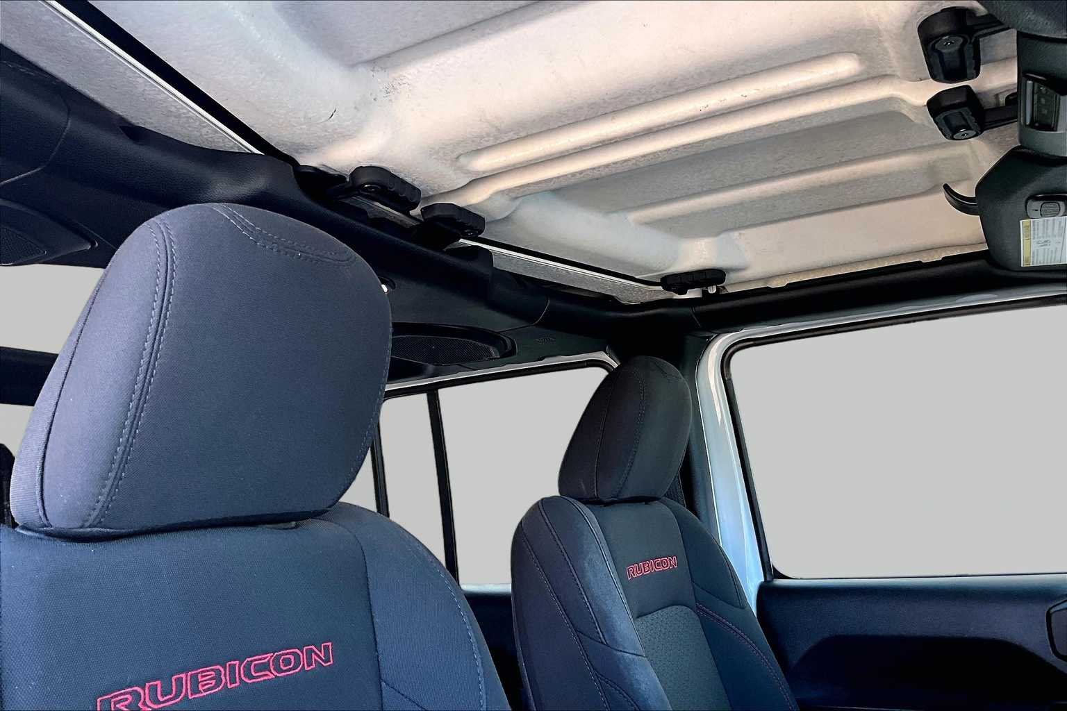 Used 2022 Bright White Clearcoat Jeep Unlimited Rubicon image 13