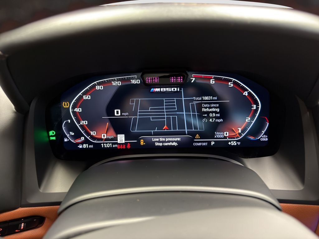 2025 BMW 8 Series M850i - Photo 34