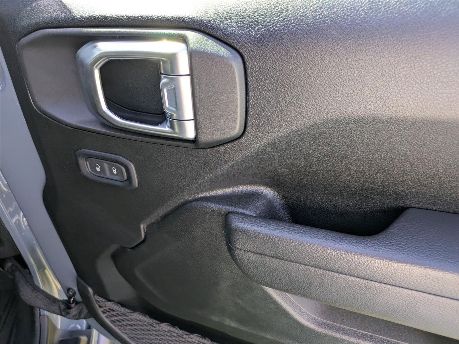 Used 2024 Anvil Clear Coat Jeep Rubicon image 32