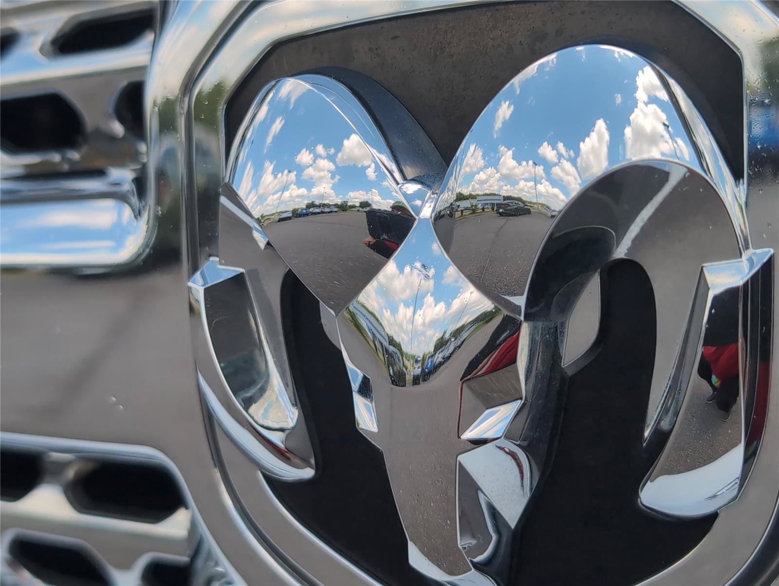Used 2015 Bright White Clearcoat Ram Laramie image 4