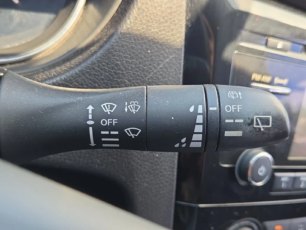 Used 2017 Gray Nissan S image 34