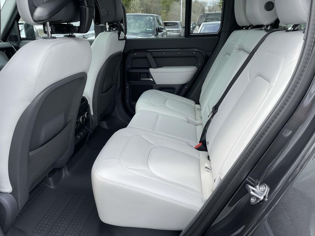 2026 Land Rover Defender S - Photo 17