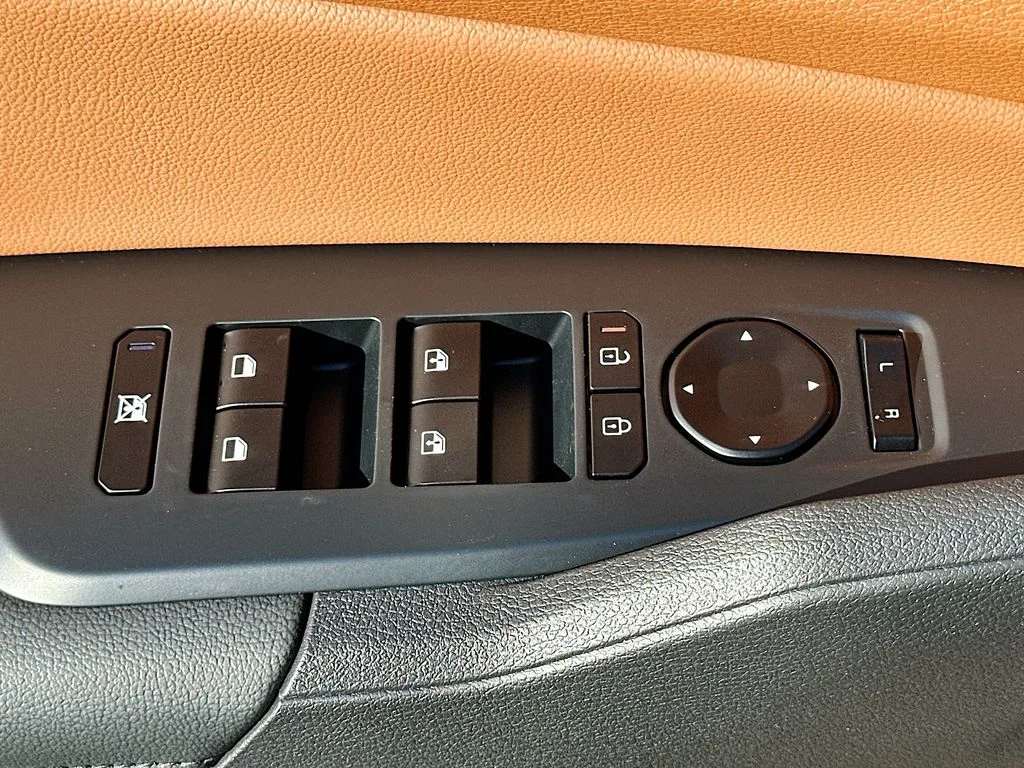 New 2026 Snow White Pearl Kia X-Line image 17