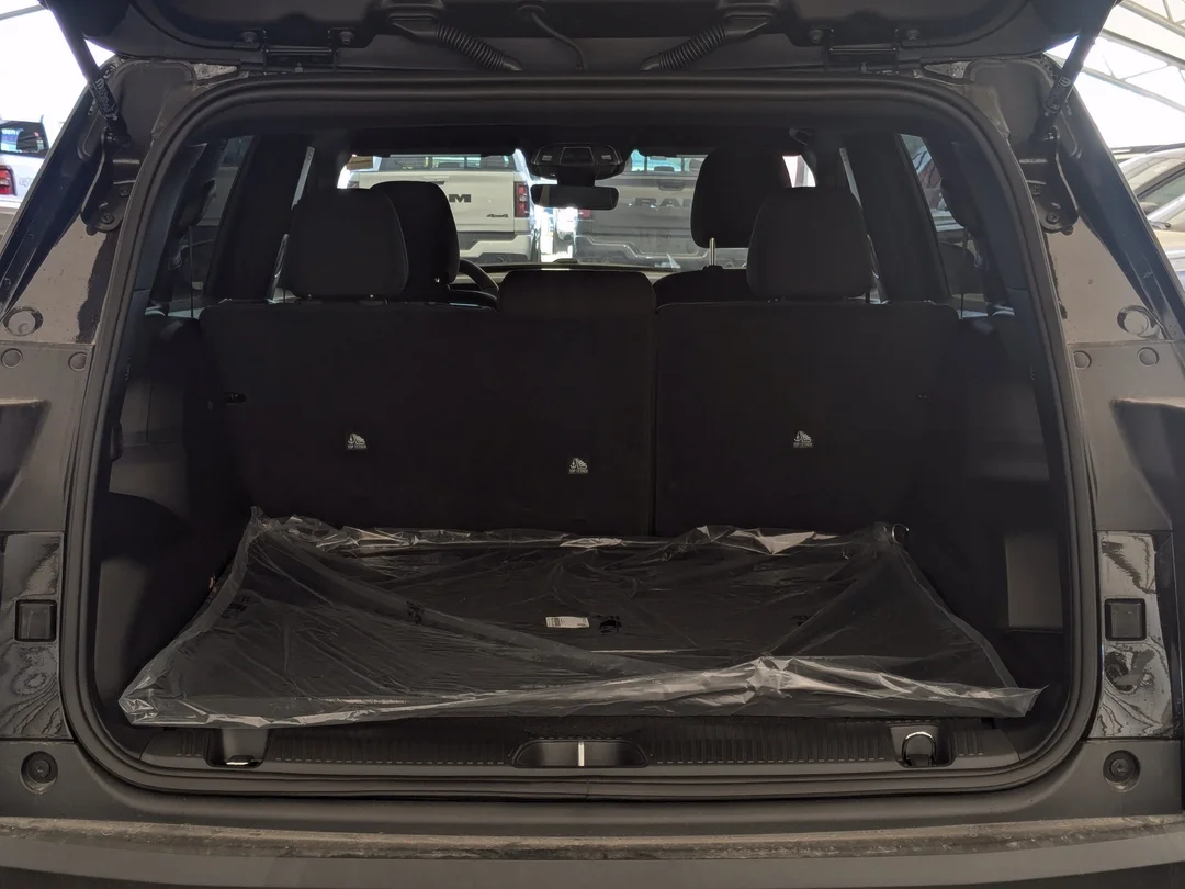 New 2026 Black Jeep Laredo - - 4x4 - 1.6L Turbo Hybrid - Uconnect 5 w/ 12.3 Screen & More! image 26