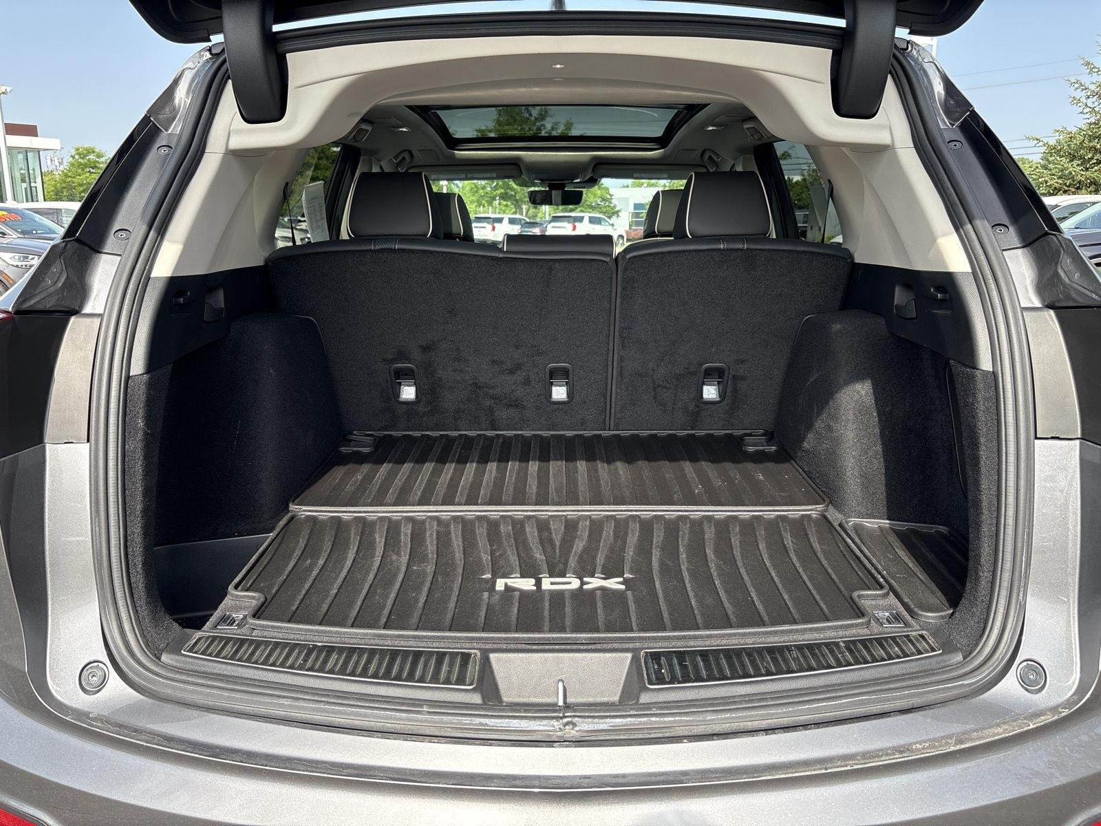 Used 2024 Liquid Carbon Metallic Acura w/Advance Package image 19