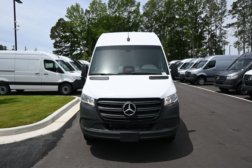 New 2026 Arctic White Mercedes-Benz Cargo 170 WB image 24