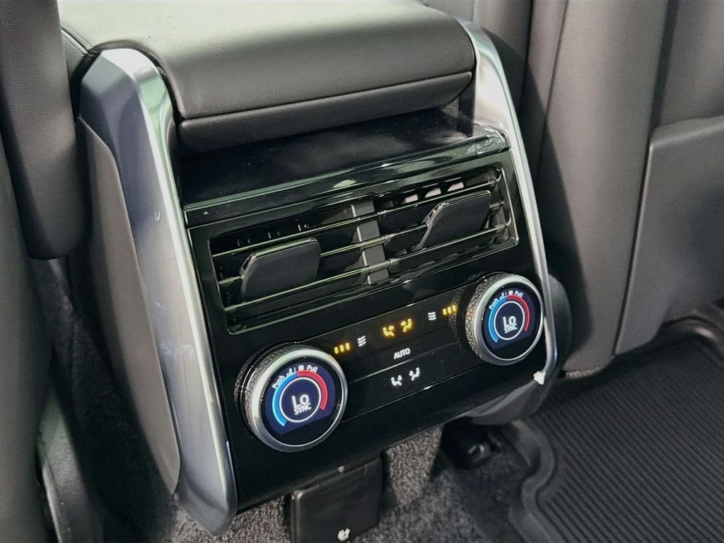 New 2026 Santorini Black Land Rover SE 7 Seats image 27