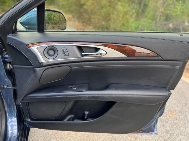 Used 2019 Diamond Lincoln Reserve image 18