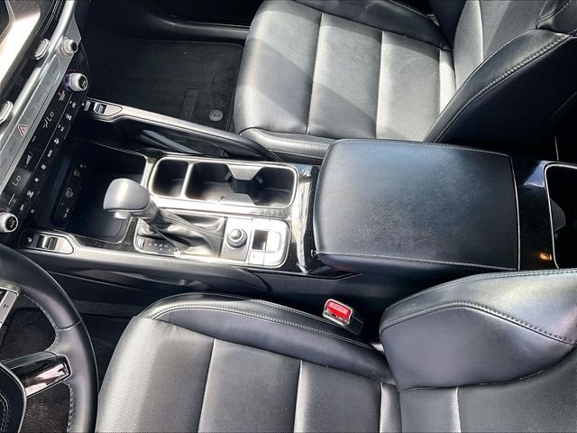 Used 2023 White Kia S image 15