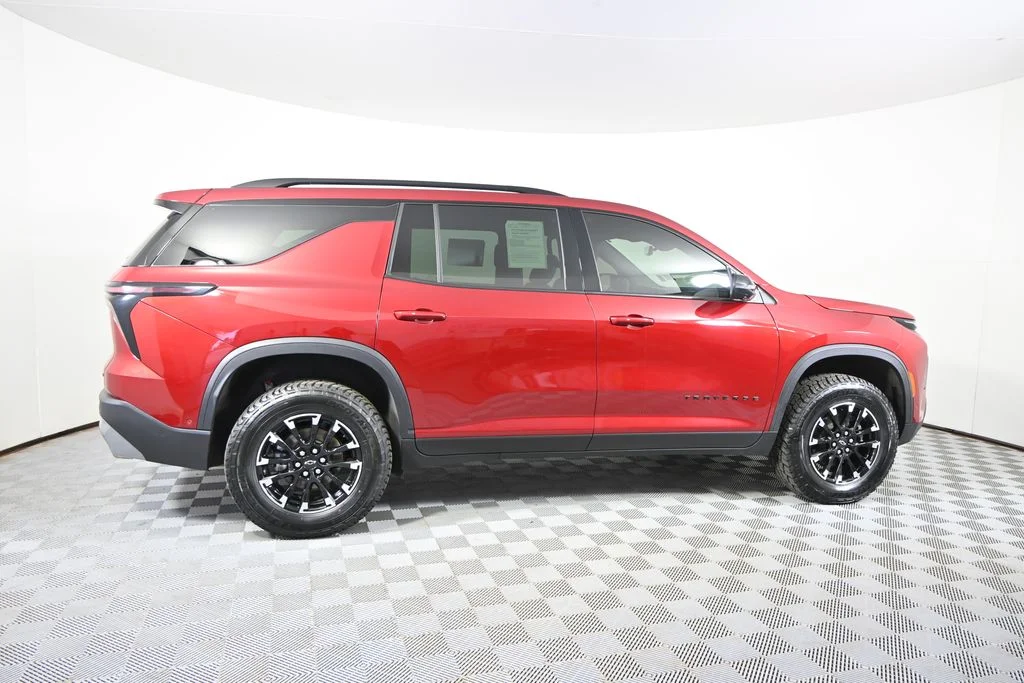 Used 2024 Red Chevrolet Z71 image 7