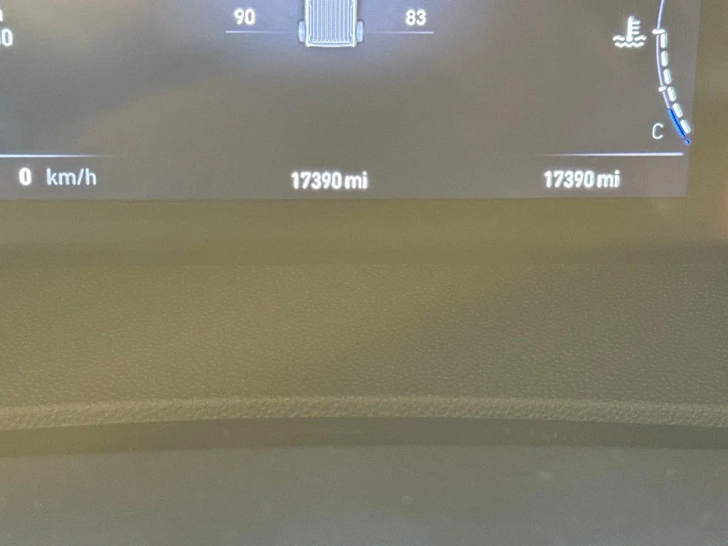 Used 2025 White Ram Base image 22