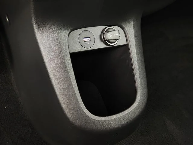 Used 2024 Gold Hyundai SEL image 28