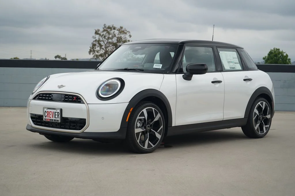 2026 MINI Hardtop Cooper S Signature's photo
