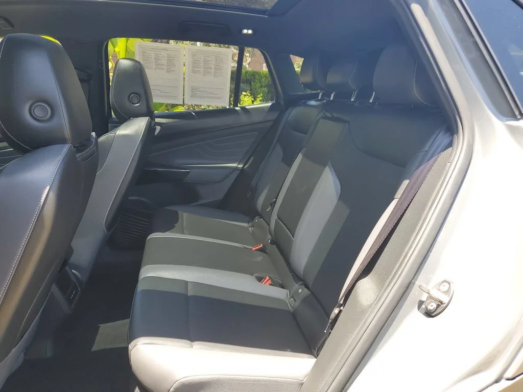 Used 2023  Volkswagen S image 13