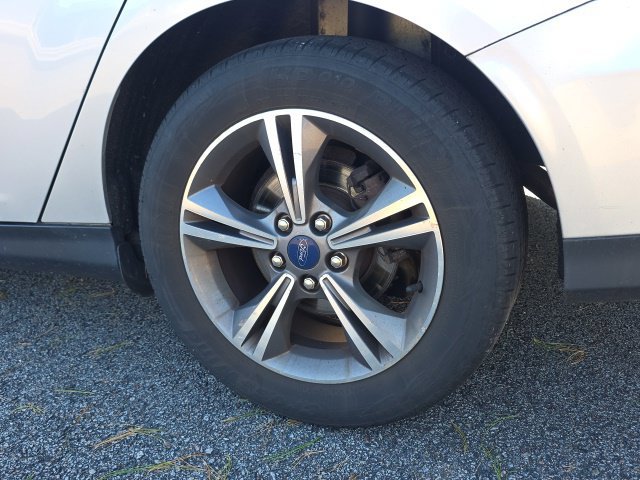 Used 2017 Silver Ford SE image 5