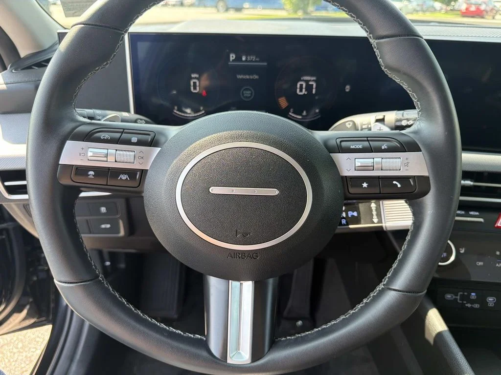 Used 2026 Black Hyundai SEL Sport image 9
