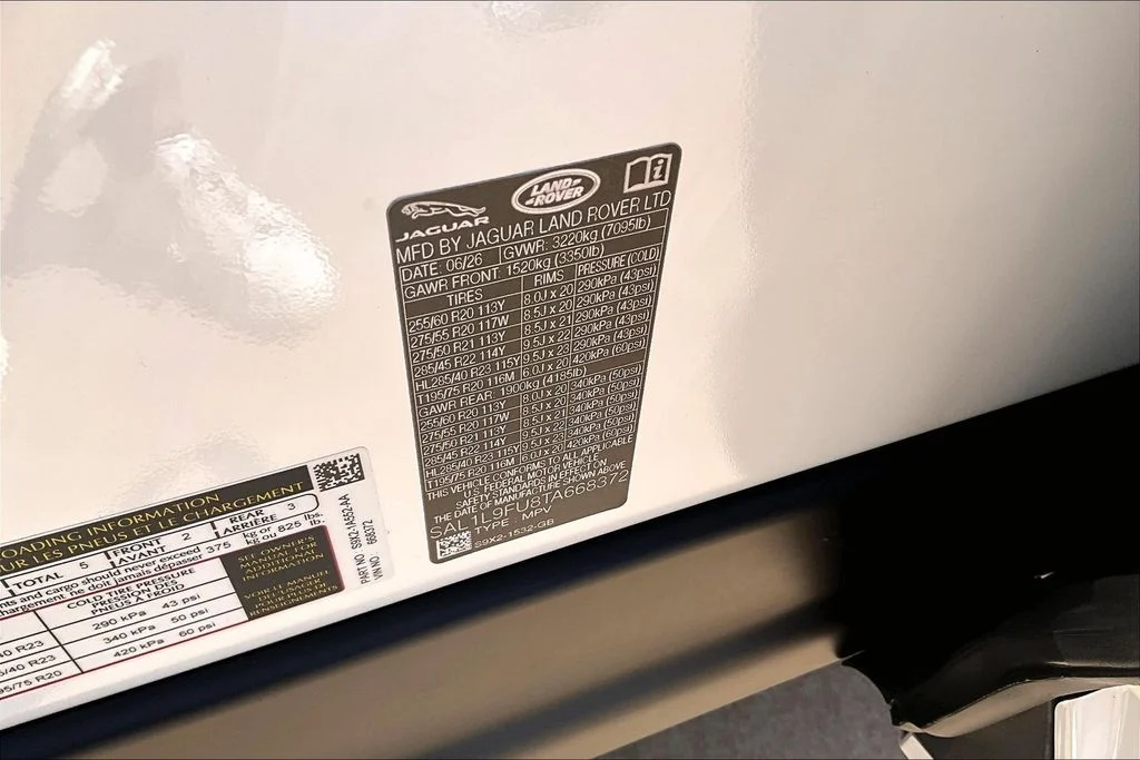 New 2026 White Land Rover Dynamic SE image 13