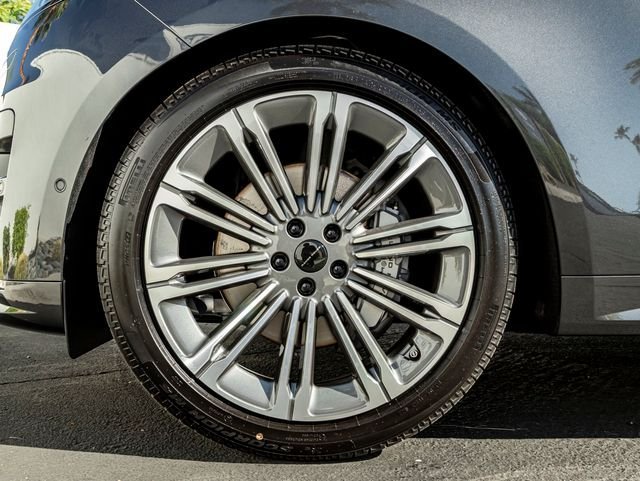 New 2026 Carpathian Grey LAND ROVER Dynamic SE image 11