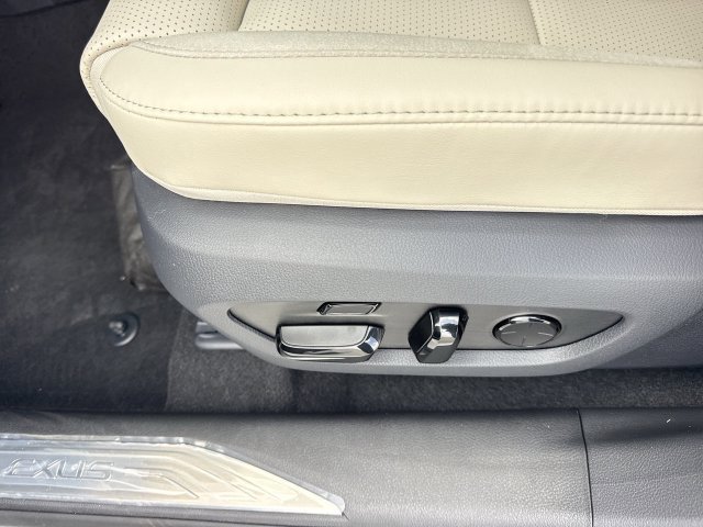 New 2026 Eminent White Pearl Lexus LUXURY image 19