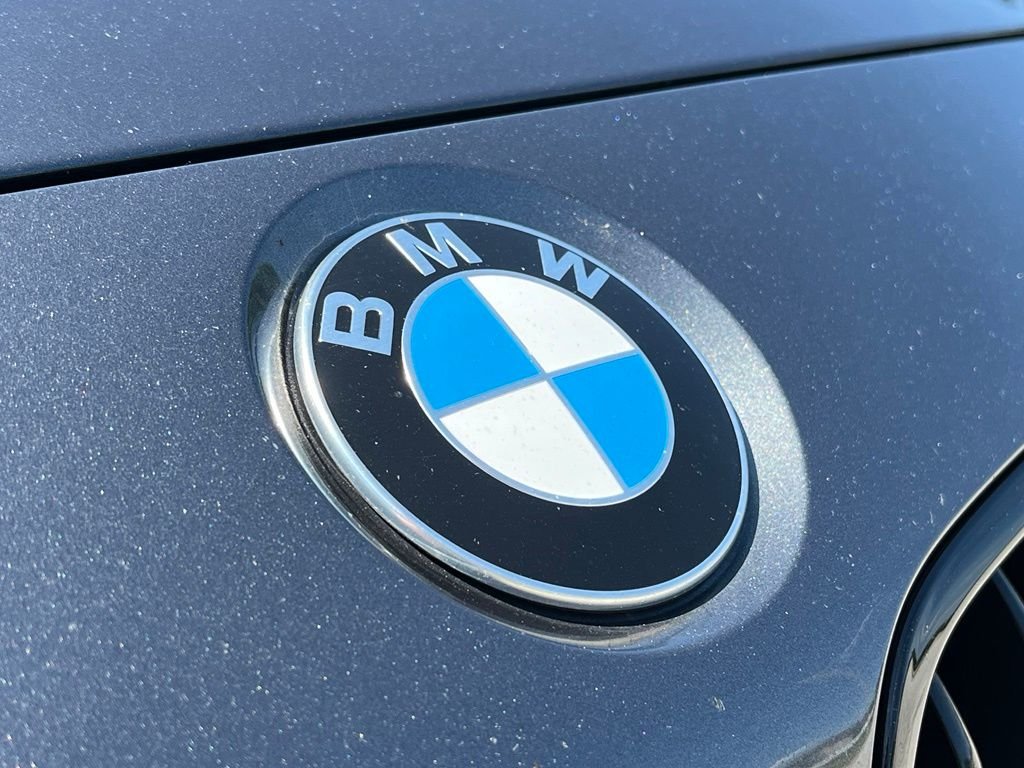 Used 2018 Mineral Grey Metallic BMW 330i xDrive image 11