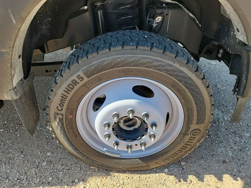 2024 Ford F-550 Super Duty Chassis Cab XL - Photo 13