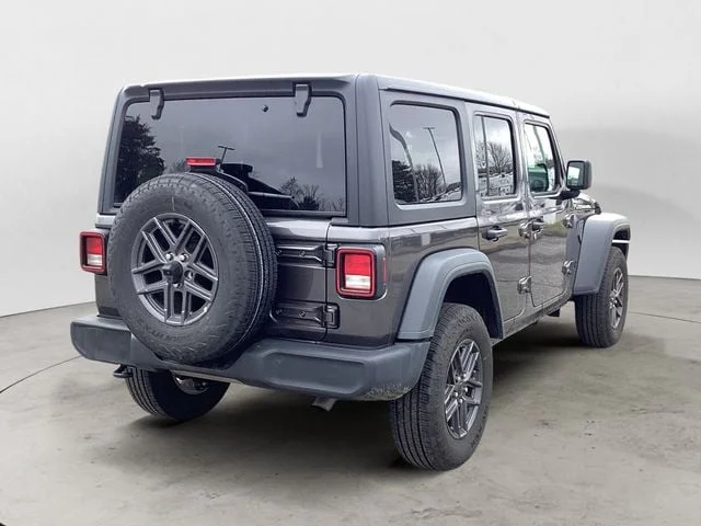 Certified Used 2025 Granite Crystal Metallic Clearcoat Jeep Sport S image 5