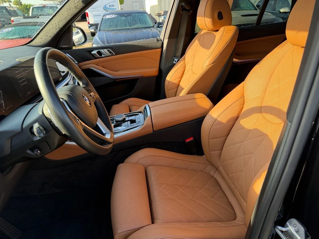 Used 2024 Black Sapphire Metallic BMW xDrive40i image 10