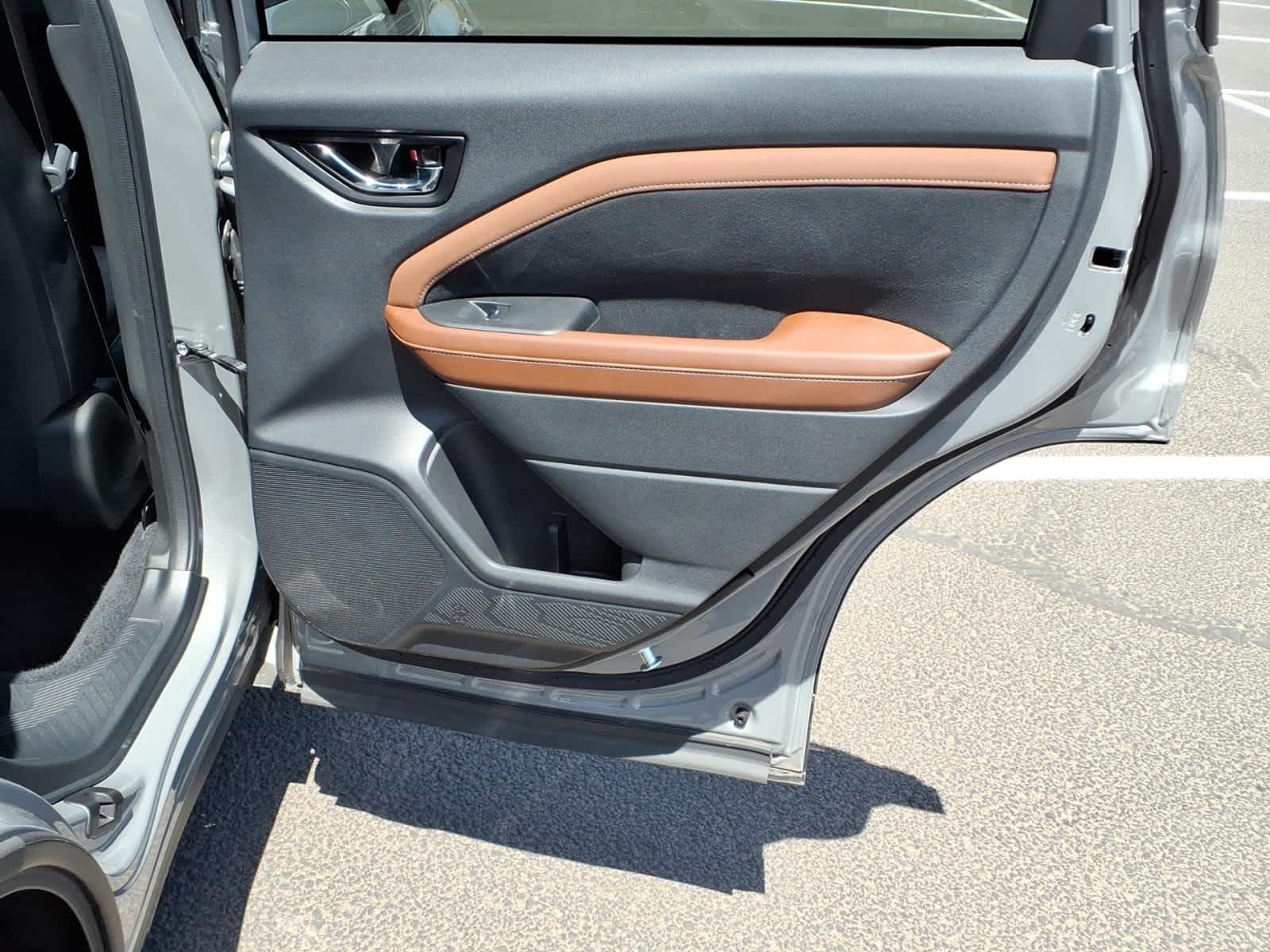 Certified Used 2025 River Rock Pearl Subaru Touring image 22