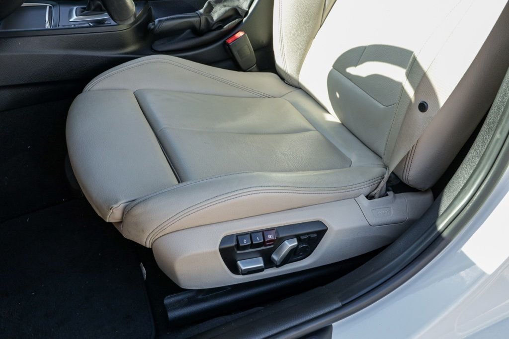 Used 2016 White BMW 328i image 16