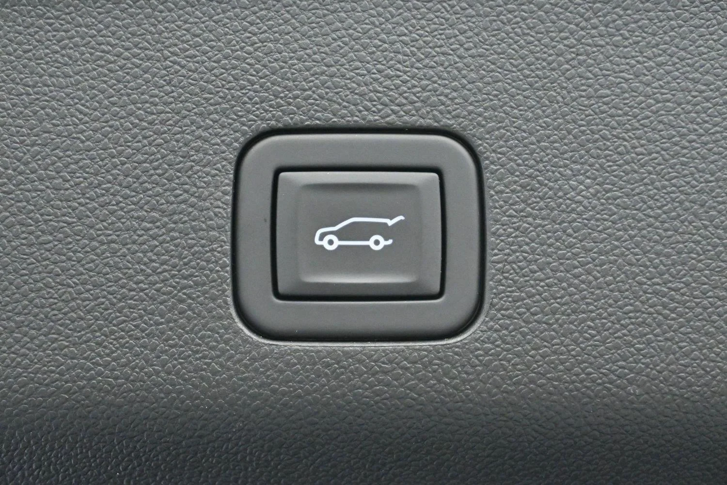 Used 2025 Sterling Metallic GMC AT4 Ultimate image 12