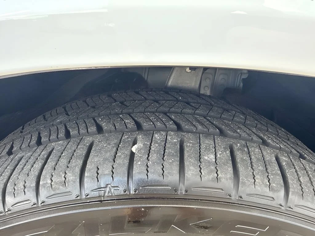Used 2019  Volvo Momentum image 35