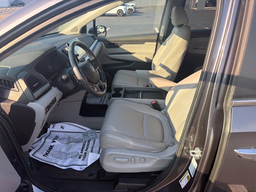 Used 2023  Honda EX-L image 12