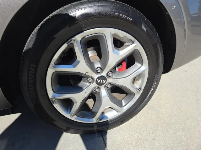 Used 2019 Silver Kia SX image 12