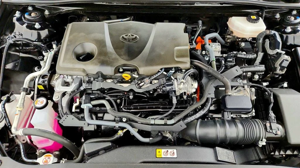 Used 2025 Midnight Black Metallic Toyota SE w/ Moonroof & Multimedia Upgrade Pkg image 26