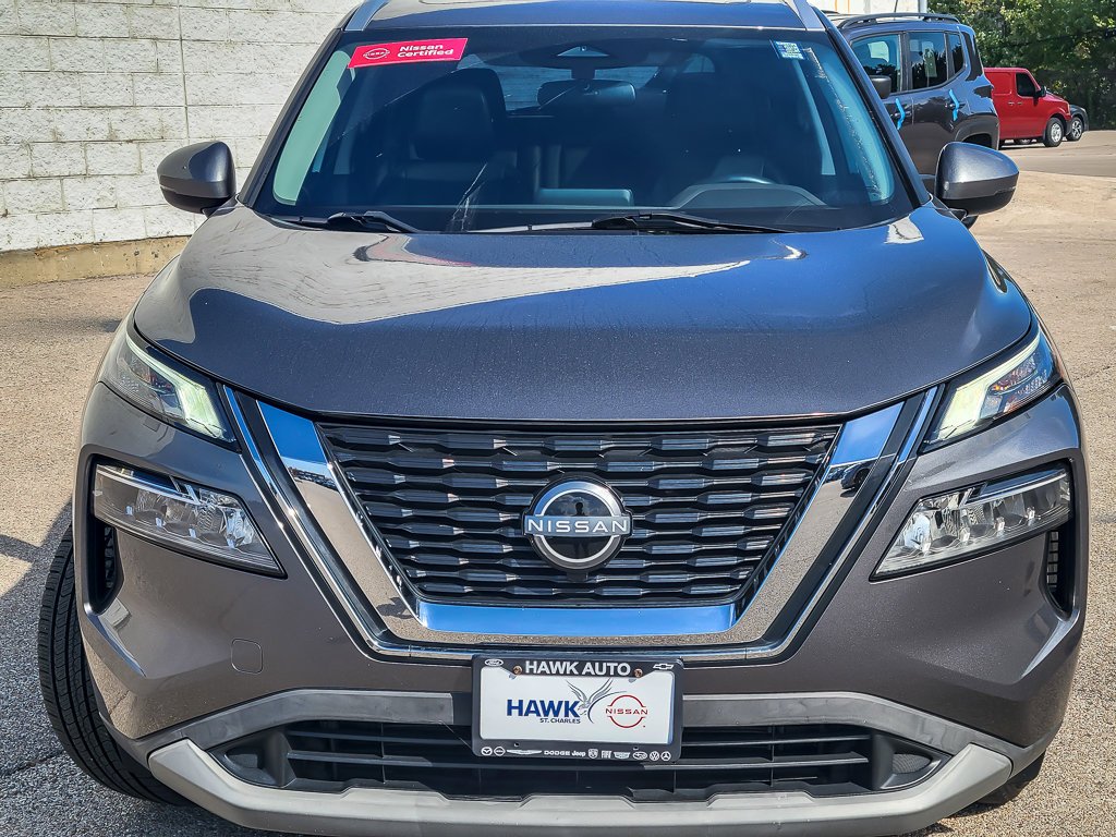 Used 2023 Gun Metallic Nissan SV image 4
