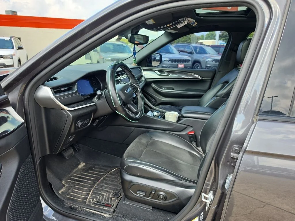 Used 2023 Gray Jeep Altitude X image 16