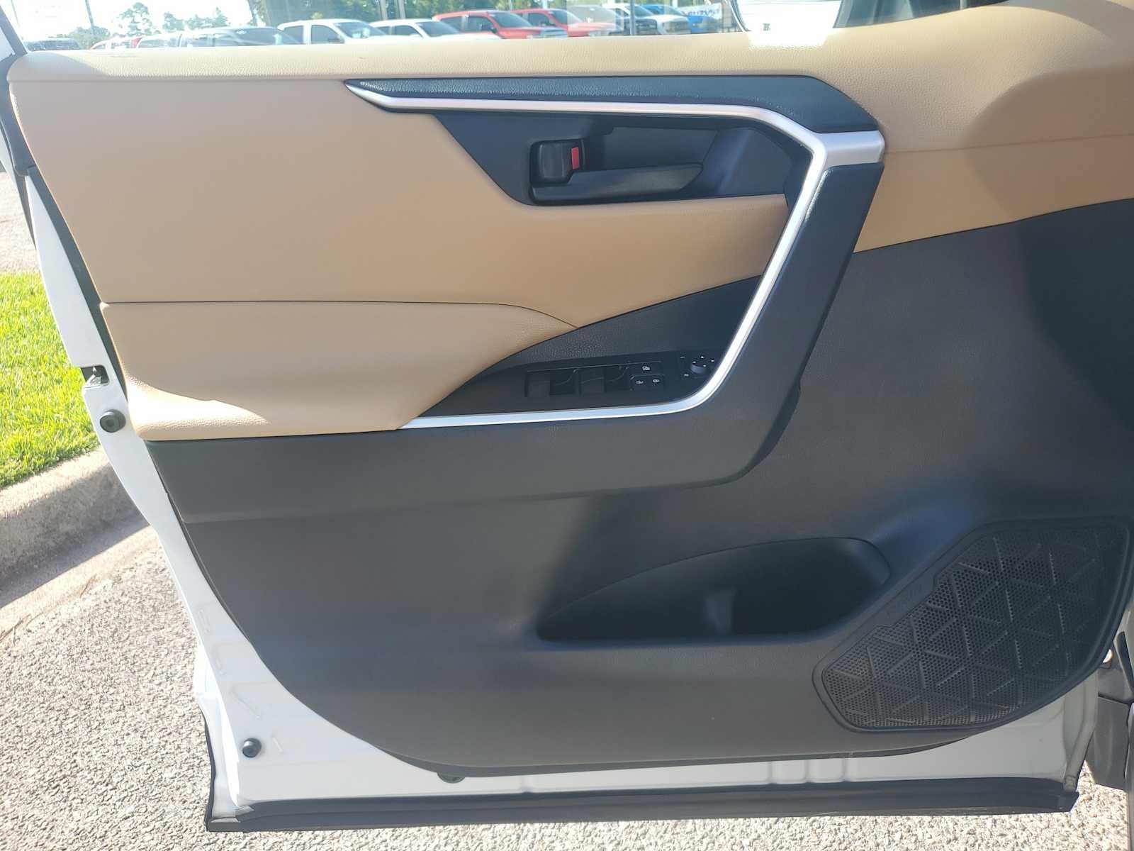 Used 2019 Super White White Toyota LE image 25